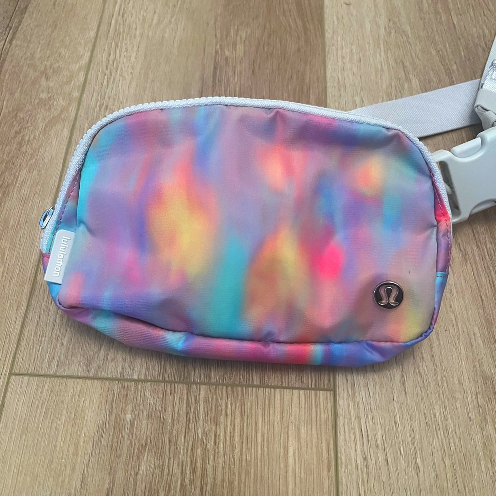 Prism Lululemon Everywhere Belt Bag, extended strap